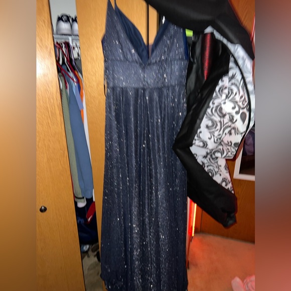 Prom dress - Picture 2 of 2